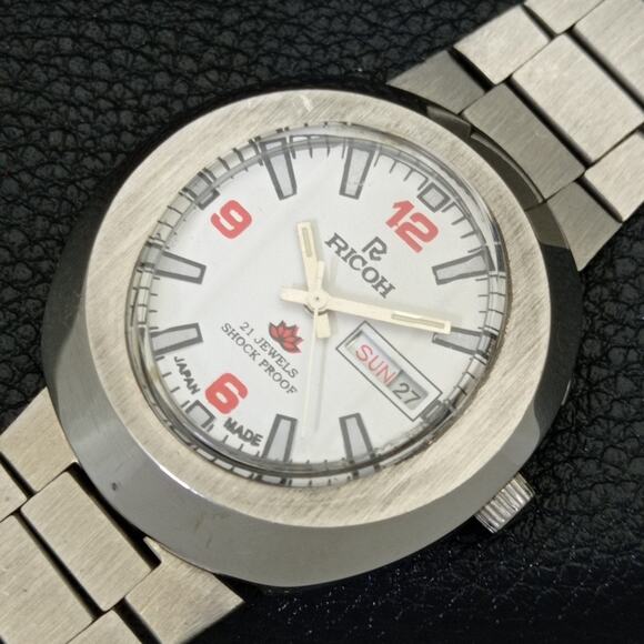 Vintage 1980 Ricoh Automatic Mens Silver Watch W/daydate & Red accents - Picture 6 of 10